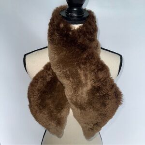 Vintage Luxurious Brown Fur collar by Sam Skurow Reliable furrier Norwood